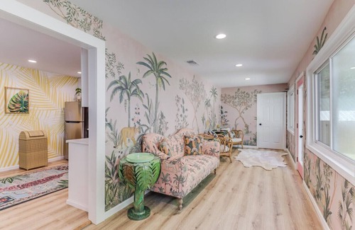Long Beach Apartment | The Tropical Cottage