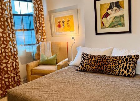 Downtown Apartment | The Tropical Getaway