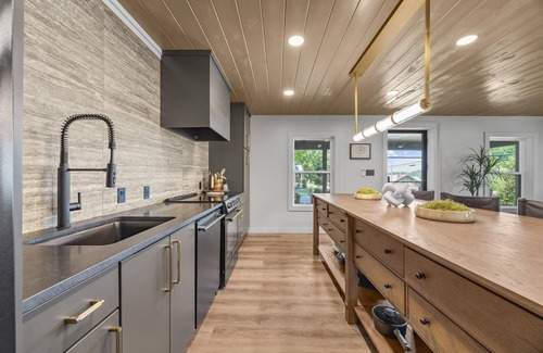 Tellico Plains House | The Trout House, Mountain Retreat | Tellico Plains – Stylish 2BR/2BA Escape for 6 by Design Center D