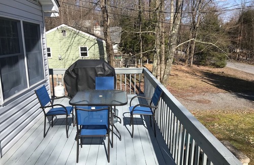 Pocono Lake Ski Chalet | “The Trout House” – your perfect getaway Pocono Lake Home @Arrowhead Lake