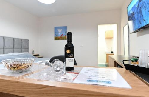 Poriyya Apartment | The Turquoise House