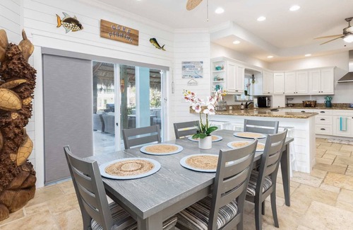 Venetian Shores House | The Turtle Nest | Pet Friendly! "Venetian Shores"