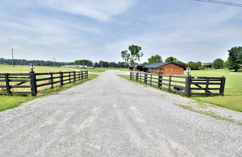 Decatur RV Rental | The Twin Pines Escape
