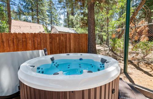 Big Bear Lake House | The Twisted Twig - Great amenities! Patio Deck for nights under the stars & trees, and Hot Tub!
