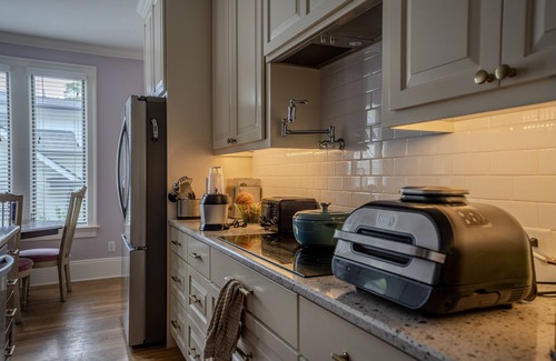 Southwest Raleigh House | The Ultimate Concert and Game Day Getaways – Luxury, Fun & Comfort in the Heart of Raleigh