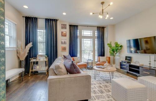 Hadley - Washington House | The Ultimate Double Rooftop Deck with Skyline Views