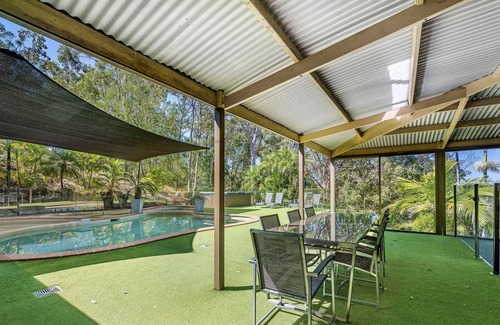Advancetown House | The ultimate family entertainer
