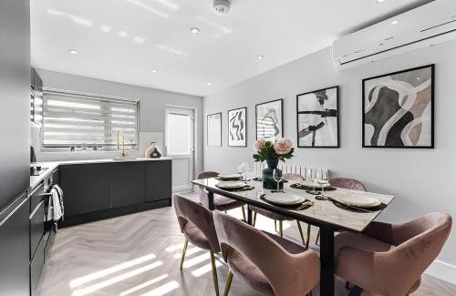 Turkey Street Apartment | The Ultimate Hangout 4BR Modern House with Garden