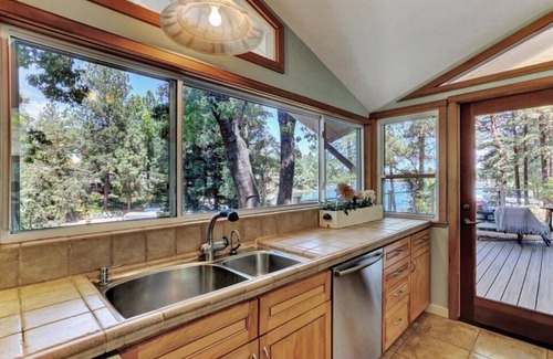 Auburn House | The Ultimate Lakefront Home! Fully Furnished - 30-Day Minimum Stay