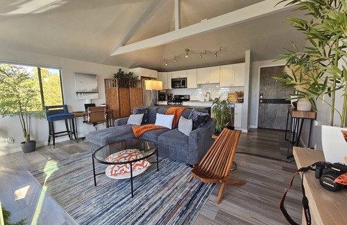 Adams Hill House | The Ultimate Pairing: Unmatched Comfort & Breathtaking City Views!