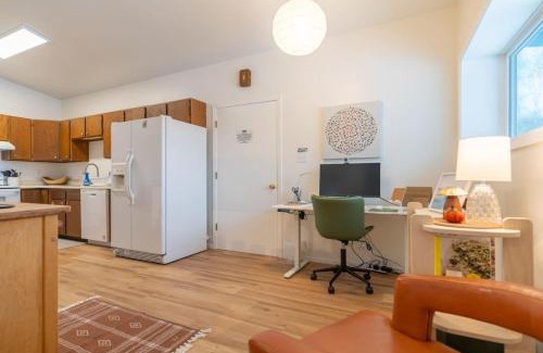 Fairbanks Apartment | The Upper Downtown Suite 2