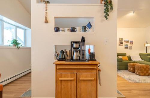 Fairbanks Apartment | The Upper Downtown Suite 2