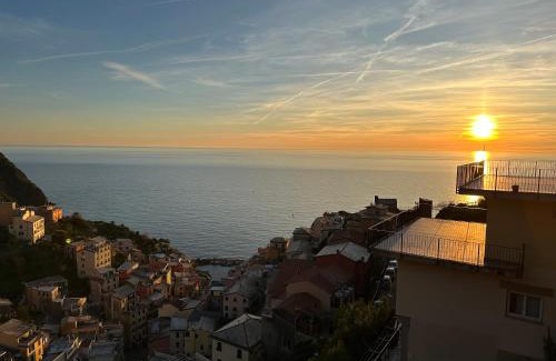Riomaggiore Apartment | The Upper House