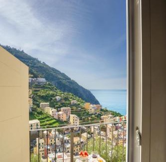 Riomaggiore Apartment | The Upper House