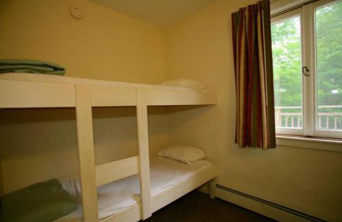 Londonderry Hotel | The Upper Pass Lodge