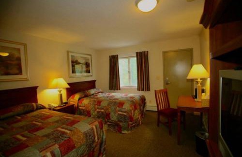 Londonderry Hotel | The Upper Pass Lodge