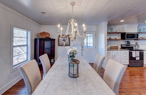 Cleveland House | The Urban Farmhouse Minutes to Wineries