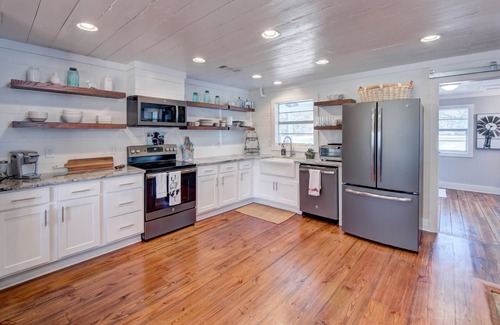 Cleveland House | The Urban Farmhouse Minutes to Wineries