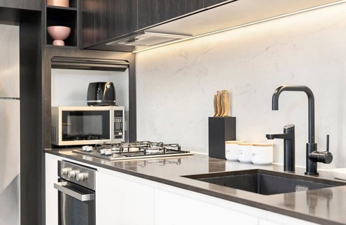 Williamstown Apartment | The Urban Suite With Free WiFi