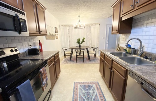 Fayetteville House | The Vagabond House 15 min from Fort Bragg