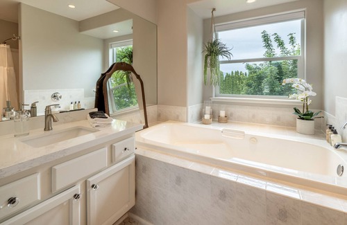East Wenatchee House | The Veedol House Family Friendly 4bed 3bath (Mountains, River, Wine, Golf!)