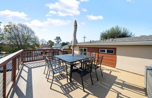Linda Vista House | The Veranda Large Deck, BBQ & Fire Pit