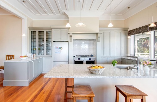 Bluff Hill House | The Verandah - Napier Holiday Home