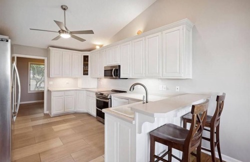 Cleveland House | THE VERY BEST VIEW ~ 4 King Beds, 1 Q, 1 bunk w full. Hot Tub ~ Private Chef