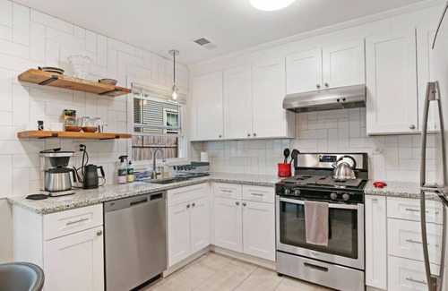 Waukegan House | The Victory Park Ranch