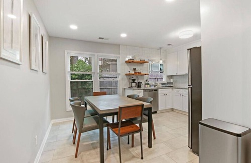Waukegan House | The Victory Park Ranch
