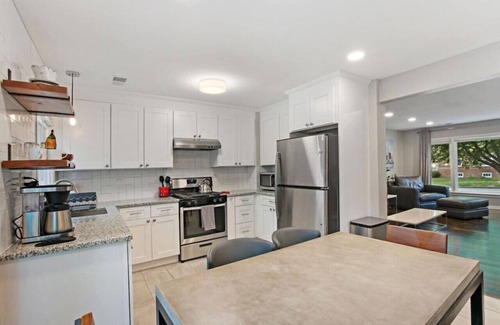 Waukegan House | The Victory Park Ranch