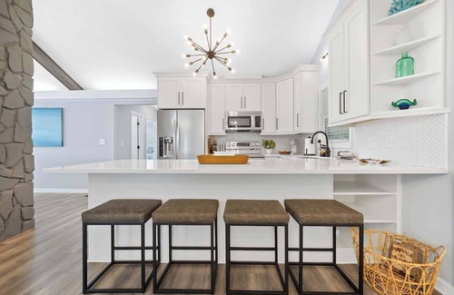 Milledgeville House | The View, 5b/3bth, 2 Game rooms, Hot tub, + MORE