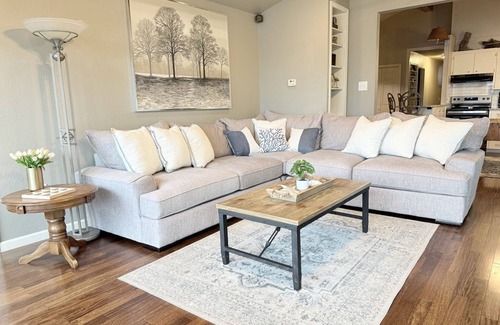 Tumbling Shoals House | The View at GFL - Panoramic Views - Lakefront - Waterfall - Beach - Hike - Relax