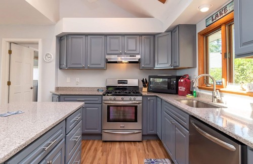 Lodi Cottage | The View at Lodi Point - Cozy Comfort On Level Lake Front!