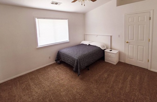 Porterville House | The Villa 232 - 5bedroom/6Beds/2MasterBedrooms/3Bath w/ Pool