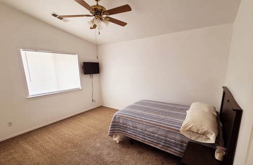 Porterville House | The Villa 232 - 5bedroom/6Beds/2MasterBedrooms/3Bath w/ Pool