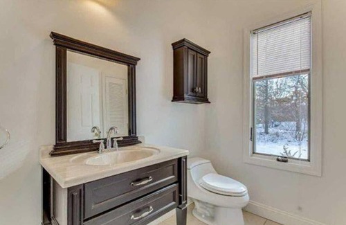 Hampton Bays Villa | The Villa at Hampton Bays.Hampton's Summer Escape Nightlife Pool Spa.