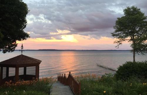 Suttons Bay House | The Villa on the Bay