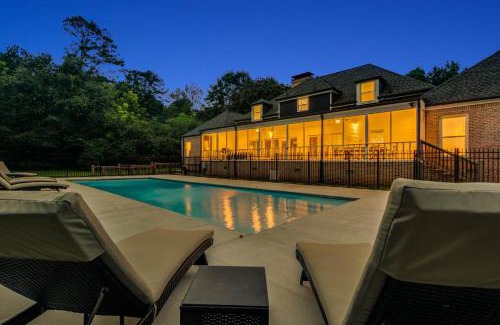 Lithonia Villa | The Villa Rose Estate - NEW POOL SLEEPS 16