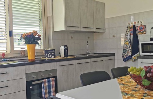Giardini Naxos Villa | The Villa Trinacria, villa within walking distance of the sea with all services close by.