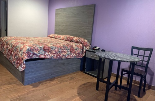 Denham Springs Hotel | The Village Inn