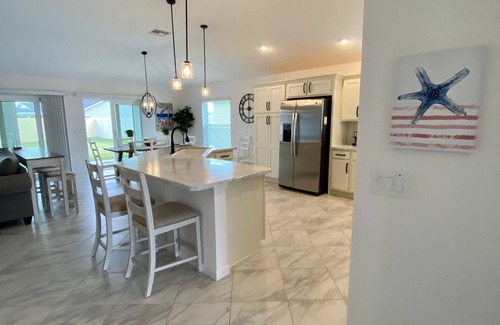 Wildwood House | The Villages 3 bed/3 Kings, Private, Coastal decor, 1 min to Rec cntr & Pickleba