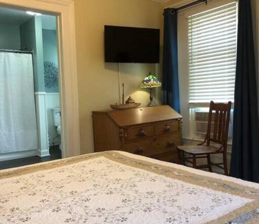 Azalia Bed & Breakfast | The Vine Bed & Breakfast, LLC