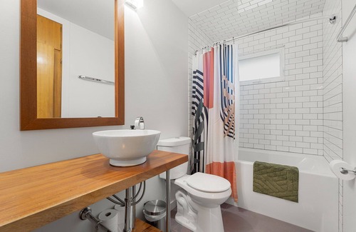 Saskatoon House | The Vintage Bungalow Retreat