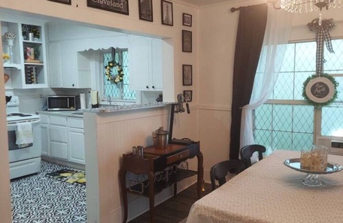 Cleveland House | The Vintage Pearl in Downtown Cleveland