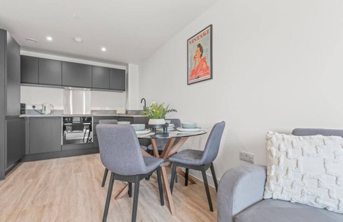 Vauxhall Apartment | The Vintara Apartment | Central | 2Bed | Parking