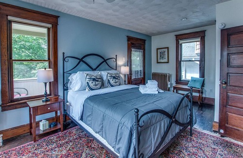 Hammondsport House | The Vintner`s House | 3 Bed, 2 Bath