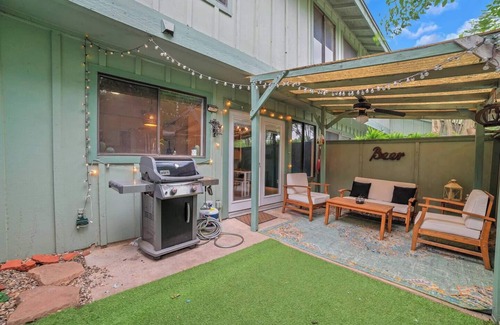 East Congress House | The Vinyl Wildflower - Austin Vibes + Patio + Pool