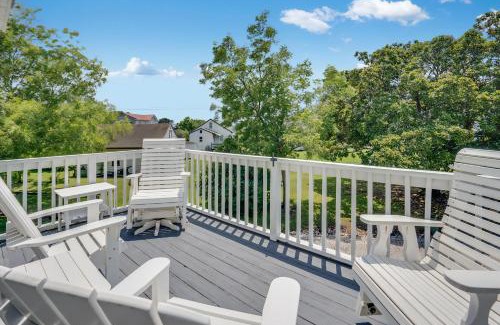 Chincoteague House | The Virginia Lee