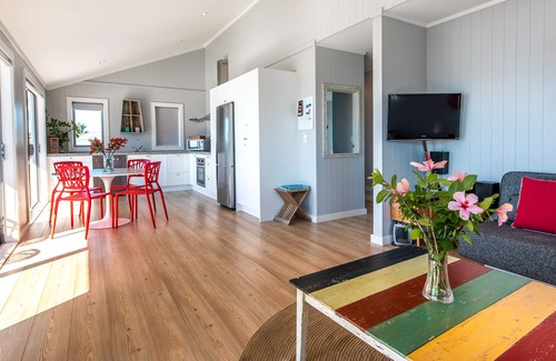 Oneroa Apartment | THE WAIHEKE PAD | Be My Guest